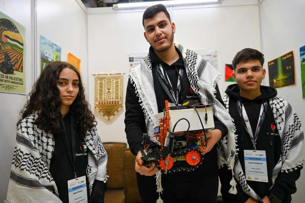 Pelajar Palestina Ambil Bagian dalam World Robot Olympiad 2025 di Singapura